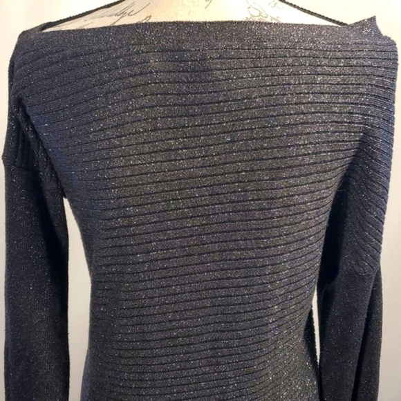 White House Black Market off shoulder Sweater Size Small - Picture 5 of 17